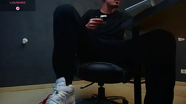 EnzoRace online show from 10-22-25, 04:46