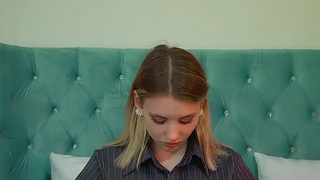 StacyEvances online show from 05-02-26, 06:13