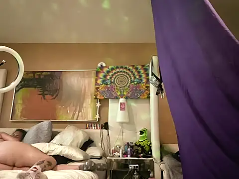 SparklesB1tch online show from 04-11-26, 01:10