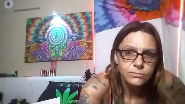 SparklesB1tch online show from 04-28-26, 10:31