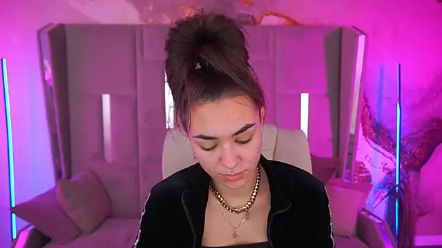 EricaSin online show from 10-19-25, 06:03