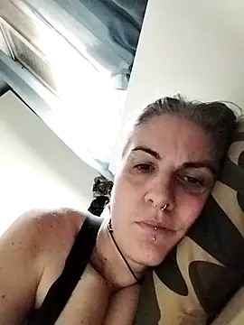 est 82 online show from 10-21-25, 03:57