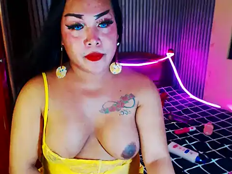 Snapshot of CumFactoryLuna chatting on 05-09-26, 12:10 CumFactoryLuna online show from 05-09-26, 12:10