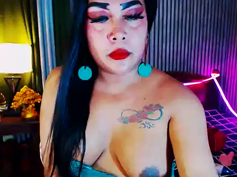 Snapshot of CumFactoryLuna chatting on 05-20-26, 12:11 CumFactoryLuna online show from 05-20-26, 12:11