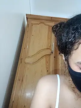 Snapshot of ghadiraa chatting on 10-12-25, 02:21 ghadiraa online show from 10-12-25, 02:21