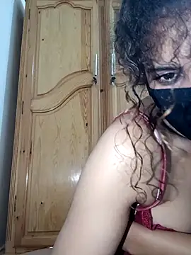 Snapshot of ghadiraa chatting on 10-31-25, 01:06 ghadiraa online show from 10-31-25, 01:06