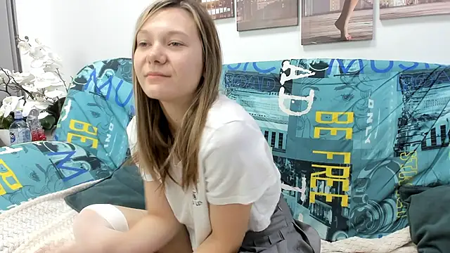 Snapshot of Sunny_Sammy chatting on 09-24-25, 01:20 Sunny Sammy online show from 09-24-25, 01:20