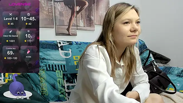 Snapshot of Sunny_Sammy chatting on 10-08-25, 01:25 Sunny Sammy online show from 10-08-25, 01:25