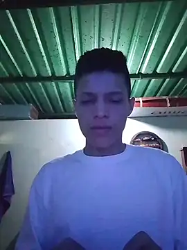 Snapshot of elinnki chatting on 12-20-25, 05:31 elinnki online show from 12-20-25, 05:31