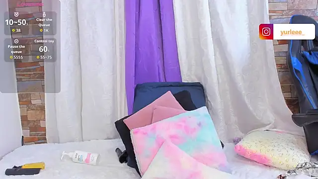 Brandy brown  online show from 04-20-26, 11:06