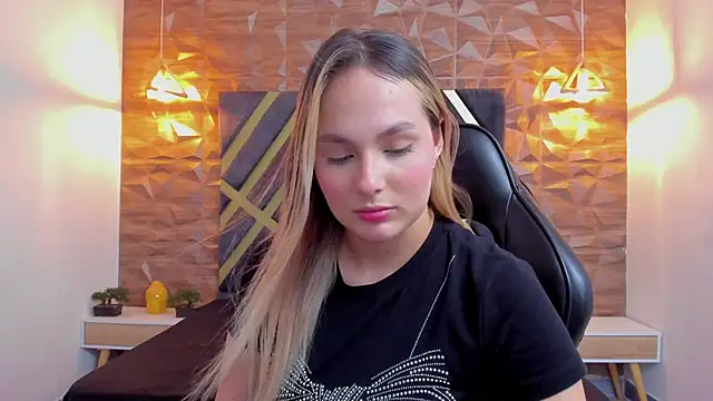 Emmaa white  online show from 03-16-26, 05:17