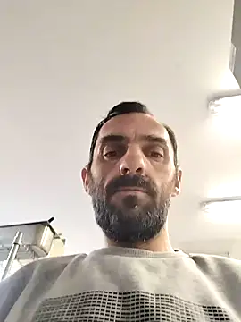 Snapshot of hotmen83 chatting on 10-24-25, 07:16 hotmen83 online show from 10-24-25, 07:16