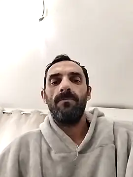 Snapshot of hotmen83 chatting on 10-27-25, 11:25 hotmen83 online show from 10-27-25, 11:25