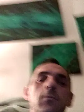 Snapshot of hotmen83 chatting on 03-19-26, 10:08 hotmen83 online show from 03-19-26, 10:08