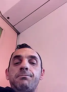 Snapshot of hotmen83 chatting on 03-20-26, 02:11 hotmen83 online show from 03-20-26, 02:11