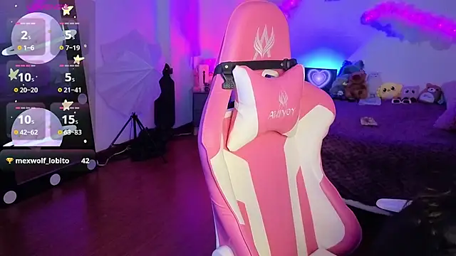 Snapshot of larah_uwu chatting on 11-24-25, 07:46 larah uwu online show from 11-24-25, 07:46