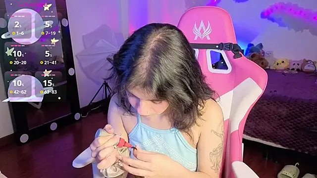 Snapshot of larah_uwu chatting on 11-26-25, 07:26 larah uwu online show from 11-26-25, 07:26