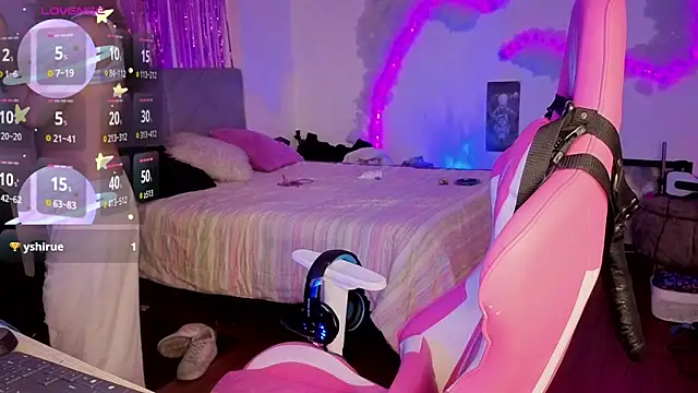 larah uwu online show from 04-22-26, 06:20