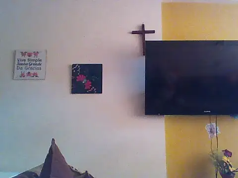 EmmaSplycer02 online show from 05-13-26, 08:49