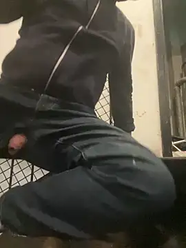 Snapshot of pervonpatrol chatting on 10-13-25, 03:50 pervonpatrol online show from 10-13-25, 03:50