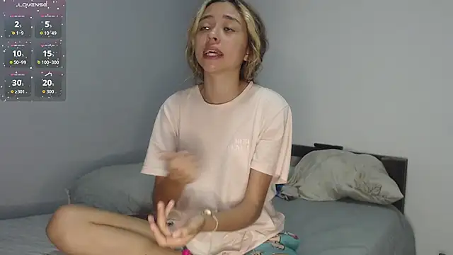 Snapshot of brisazanes chatting on 10-05-25, 05:00 brisazanes online show from 10-05-25, 05:00