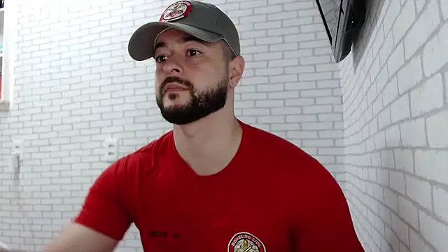 Snapshot of BombeiroHotx chatting on 10-05-25, 03:54 BombeiroHotx online show from 10-05-25, 03:54