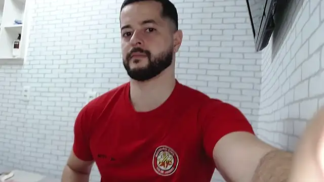 Snapshot of BombeiroHotx chatting on 11-06-25, 01:06 BombeiroHotx online show from 11-06-25, 01:06