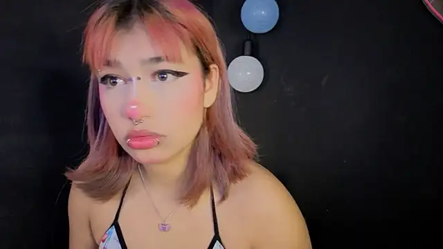 zoelight18 online show from 10-02-25, 09:38