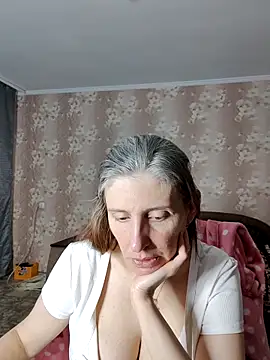 Snapshot of CandiCole chatting on 06-20-26, 04:26 CandiCole online show from 06-20-26, 04:26