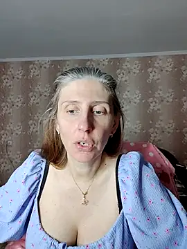 Snapshot of CandiCole chatting on 06-26-26, 06:40 CandiCole online show from 06-26-26, 06:40