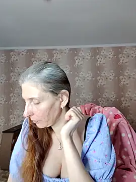 Snapshot of CandiCole chatting on 06-27-26, 05:56 CandiCole online show from 06-27-26, 05:56