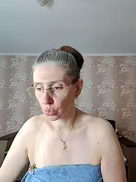 Snapshot of CandiCole chatting on 07-22-26, 05:43 CandiCole online show from 07-22-26, 05:43
