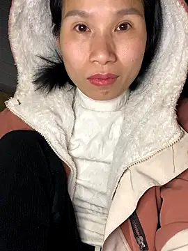 Snapshot of MinHiNi chatting on 12-14-25, 06:01 MinHiNi online show from 12-14-25, 06:01