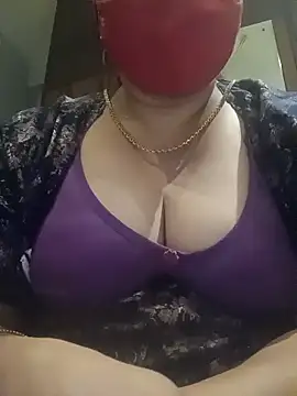 Snapshot of Tamil_Sivani chatting on 09-10-25, 03:34 Tamil Sivani online show from 09-10-25, 03:34