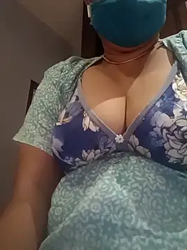 Snapshot of Tamil_Sivani chatting on 10-21-25, 02:40 Tamil Sivani online show from 10-21-25, 02:40