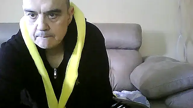 Snapshot of geli45 chatting on 03-31-26, 10:26 geli45 online show from 03-31-26, 10:26