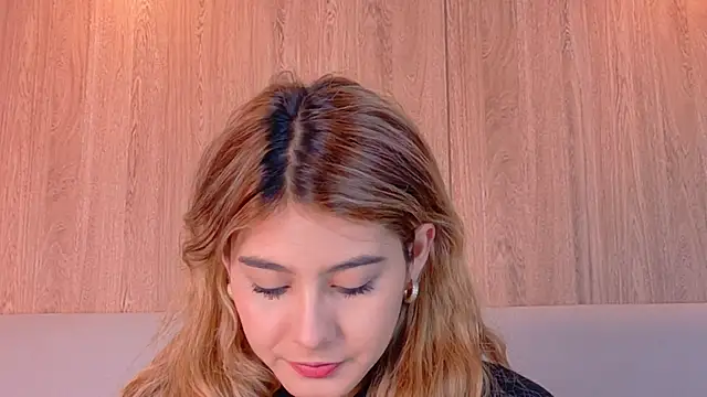 Snapshot of ZoehAngel chatting on 07-21-26, 11:23 ZoehAngel online show from 07-21-26, 11:23