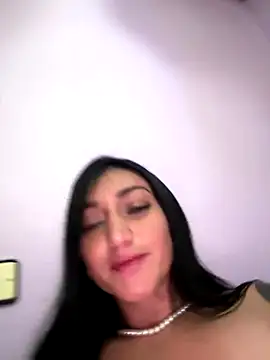 Ninabigtitied online show from 09-25-25, 08:56