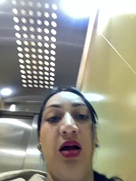 Ninabigtitied online show from 10-05-25, 03:54