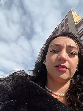 Ninabigtitied online show from 11-02-25, 11:34