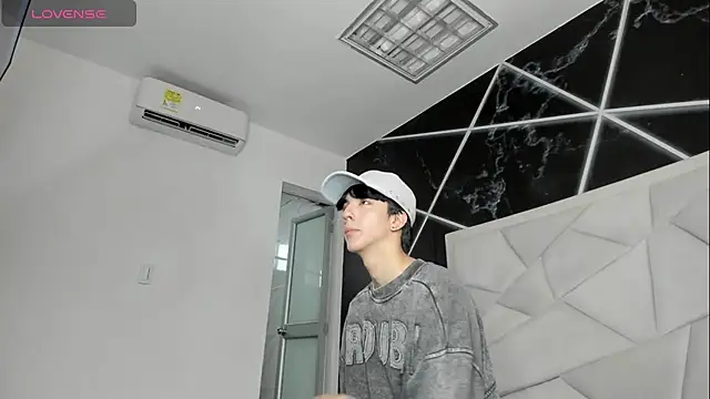 Snapshot of AerumChae chatting on 07-17-26, 07:19 AerumChae online show from 07-17-26, 07:19