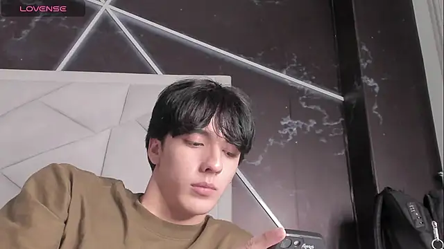 Snapshot of AerumChae chatting on 07-23-26, 01:58 AerumChae online show from 07-23-26, 01:58