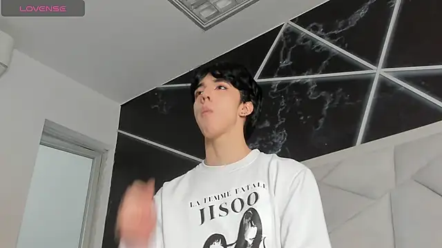 Snapshot of AerumChae chatting on 07-28-26, 03:32 AerumChae online show from 07-28-26, 03:32