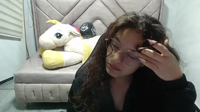 Velvet Moon V online show from 10-30-25, 01:23