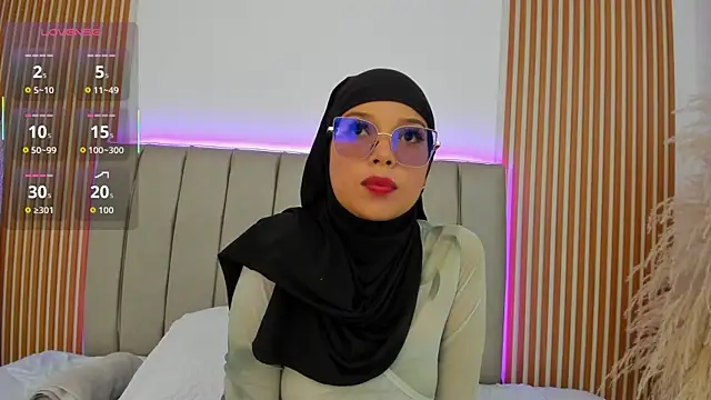 naishaa  online show from 11-17-25, 06:03