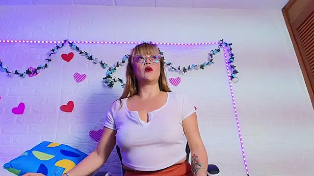 naomi diamond  online show from 10-23-25, 11:09