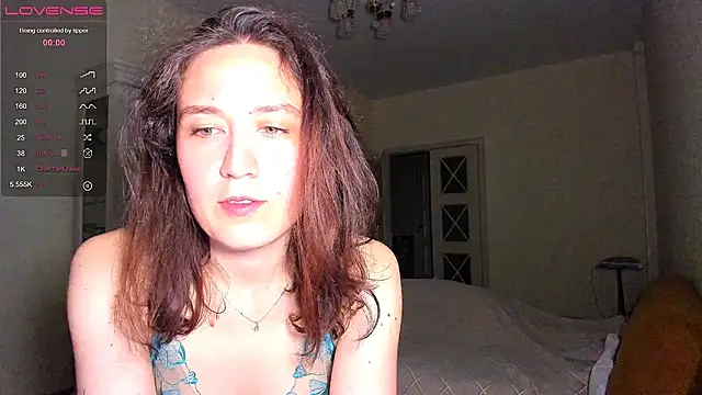 Mary Queeny online show from 06-17-26, 06:31
