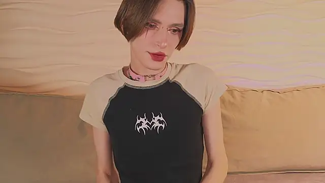 madi snow online show from 11-19-25, 05:07