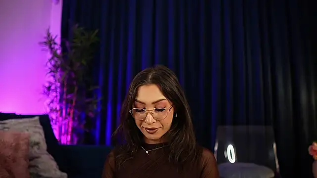 Snapshot of _ChloeLee_ chatting on 11-20-25, 05:29 ChloeLee online show from 11-20-25, 05:29