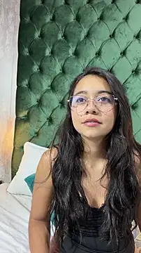 Lily June online show from 05-13-26, 04:59